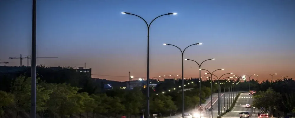 چراغ خیابانی برای بزرگراه