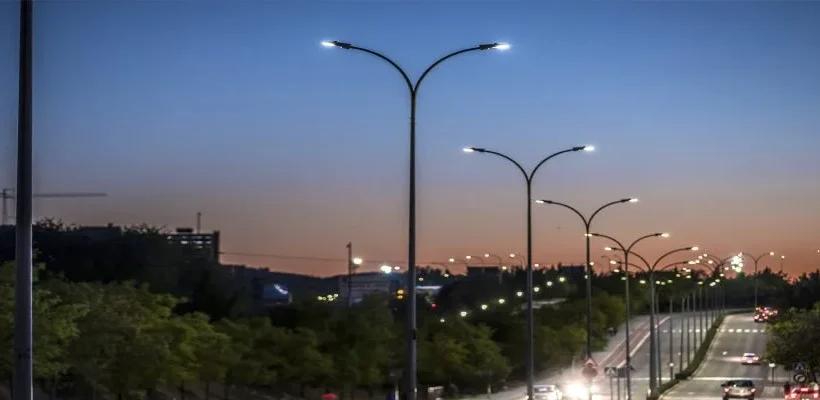 چراغ خیابانی برای بزرگراه